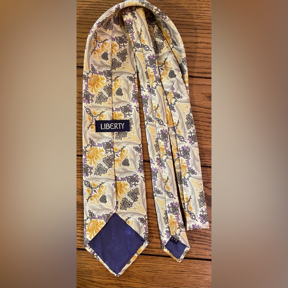 EUC LIBERTY Tie, gold/purple colors, grape vine flower pattern. - Picture 2 of 7